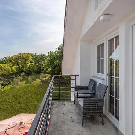 公寓 Stunning In Krk With House Sea View *