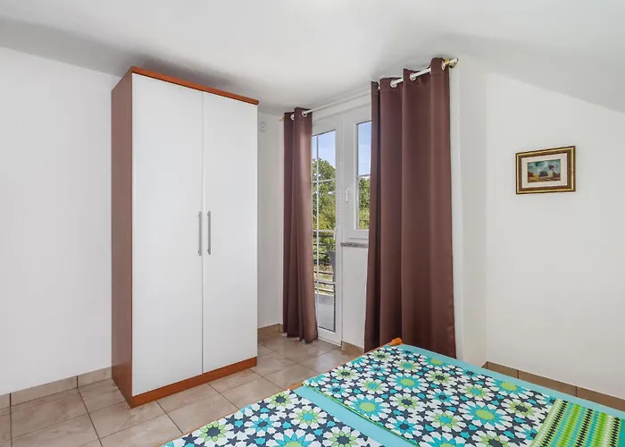 2 Bedroom Awesome In Krk