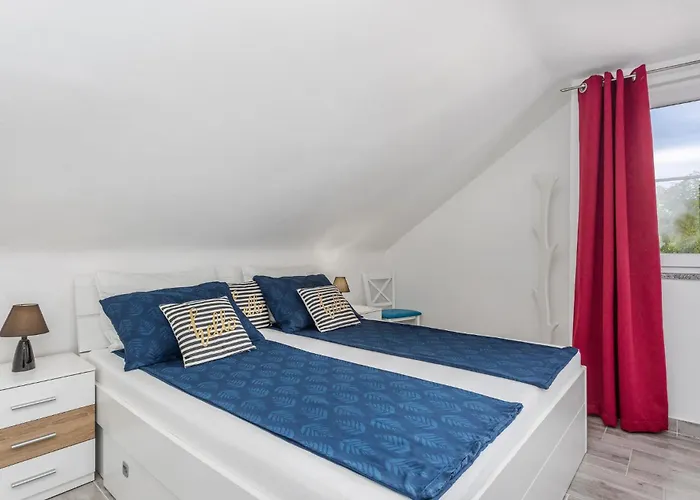 Appartement 2 Bedroom Awesome In Krk
