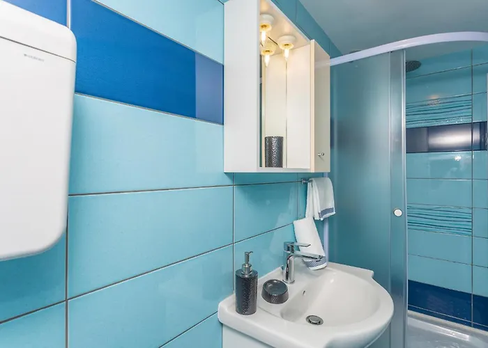 2 Bedroom Awesome In Krk Appartement *