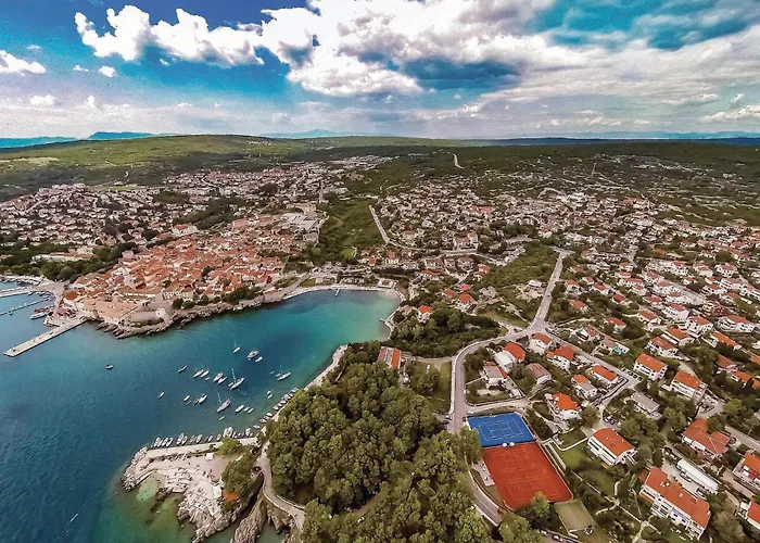 2 Bedroom Awesome In Krk
