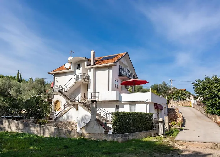 2 Bedroom Awesome In Krk Appartement *