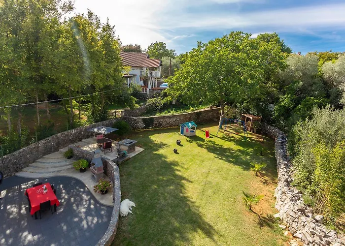 Appartement 2 Bedroom Awesome In Krk Krk Town