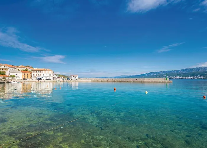 Appartement 2 Bedroom Awesome In Krk Krk Town